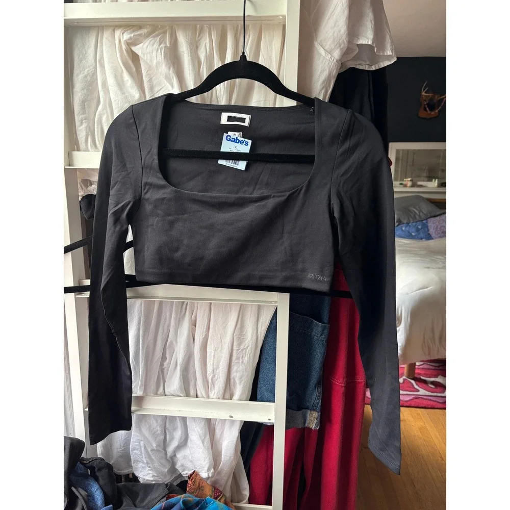 Aritzia Babaton Contour Crop Top Womens Medium Black Long Sleeve Squareneck